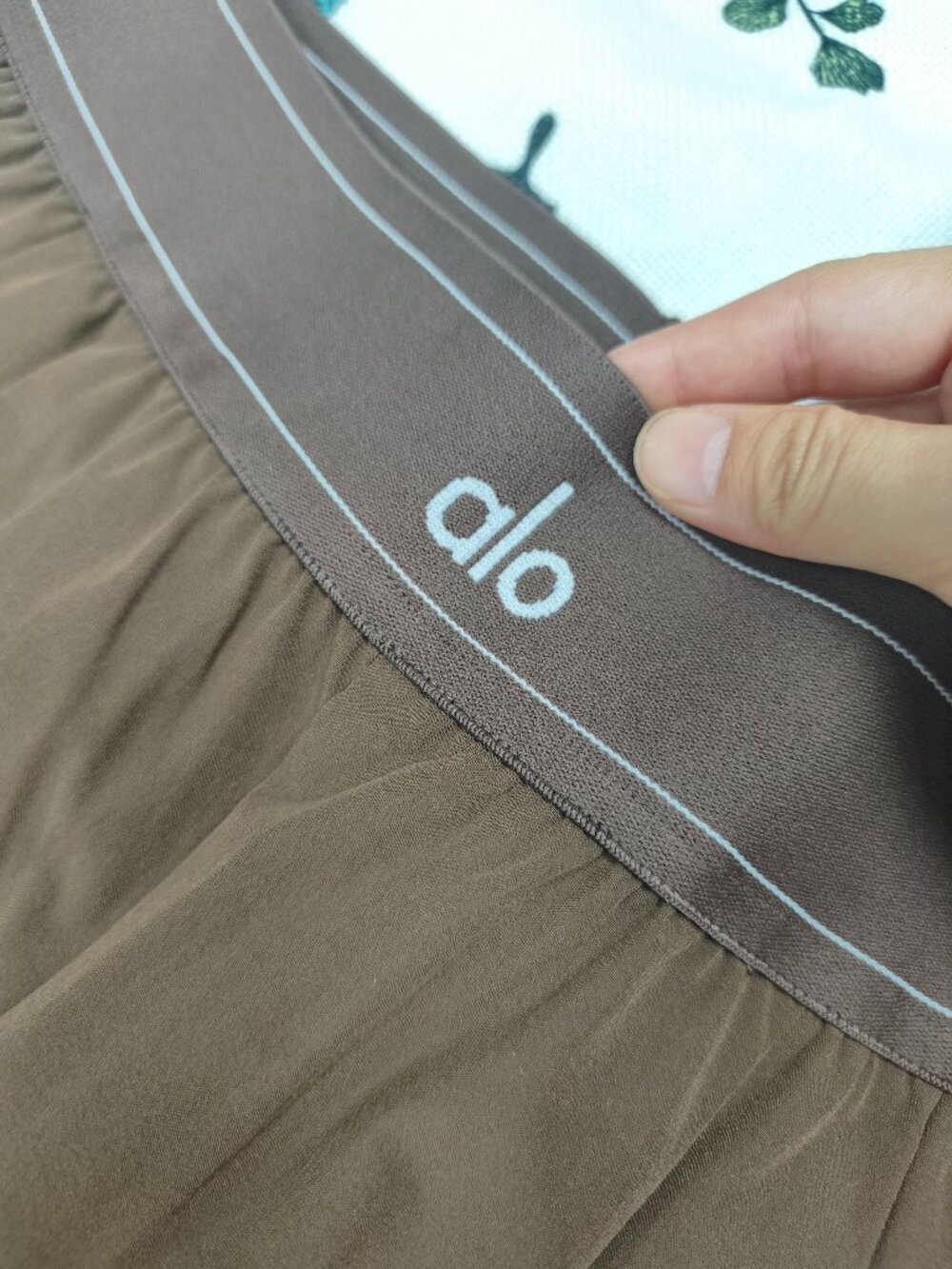 ALO Yoga Straight Leg Espresso Pants💌Modern Timeless Closet Favorite Regular✨ - Picture 7 of 8